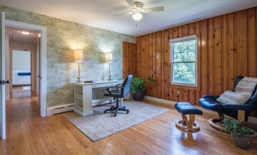 418 Shays St, Amherst MA  01002-2945 exterior