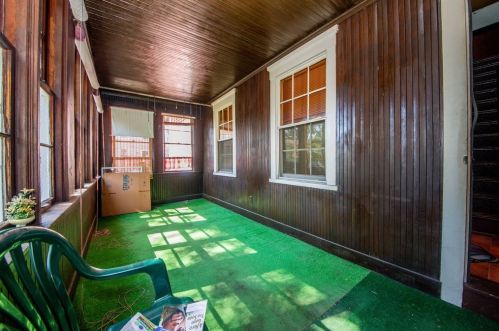 93 Grv St, Fall River MA 02720-5008 exterior