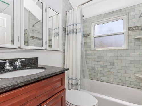 366 Sprague St, Dedham MA 02026-5242 exterior