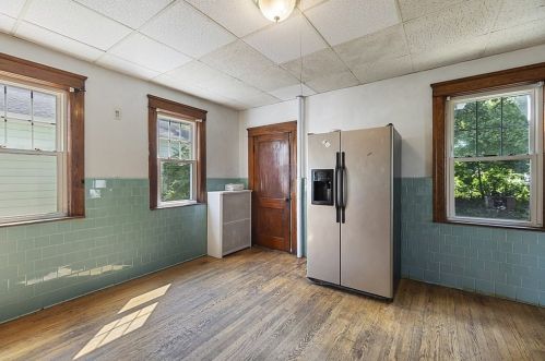 14 Frank St, Worcester MA 01604-1015 exterior