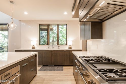 4928 Silver Spg, Park City UT 84098-6042 exterior