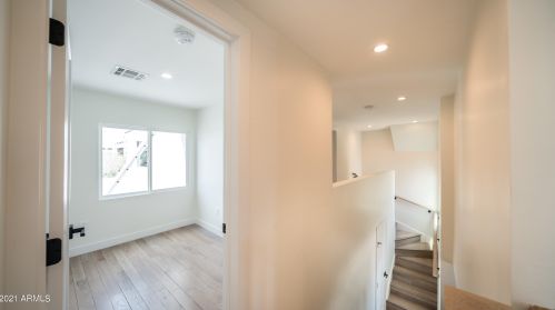 70 Edgemont Ave, Phoenix AZ 85035-2212 exterior