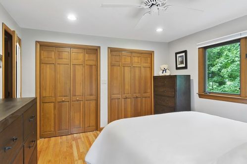 176 Woodland Rd, Southborough MA  01772-2035 exterior