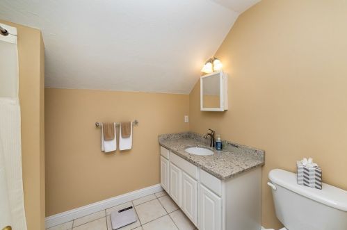 27 Stop Riv Rd, Norfolk MA 02056-1171 exterior