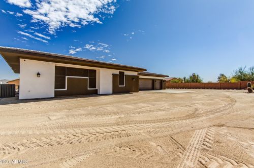 35205 3rd Ave, Phoenix AZ 85027-5908 exterior