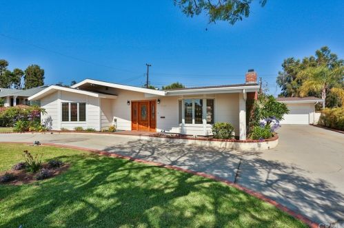 15960 El Soneto Dr, Whittier, CA 90603-1447