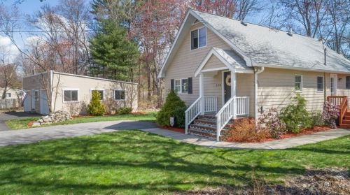 120 Wilmington Rd, Burlington, MA 01803-1128