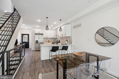 6555 20th St, Philadelphia, PA 19138-3101