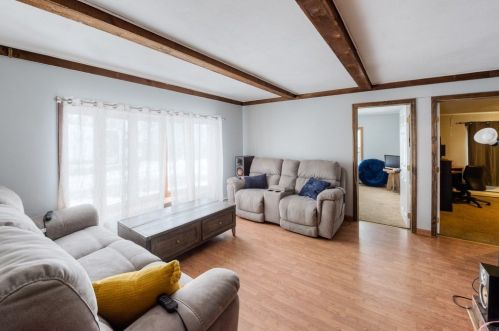 1098 Western Ave, Montgomery MA 01085-2616 exterior