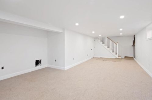 7 Queen Anne Ln, Hingham MA  02043-3904 exterior