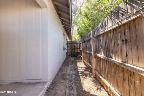 2528 Belmont Ave, Phoenix AZ 85051-6618 exterior