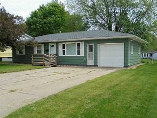 1107 Raney St, Hiawatha IA  52233-1943 exterior