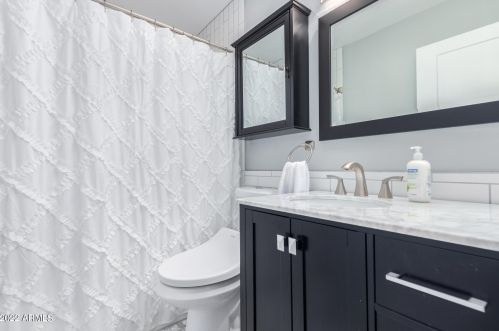 3220 Cinnabar Ave, Phoenix AZ 85020-1815 exterior