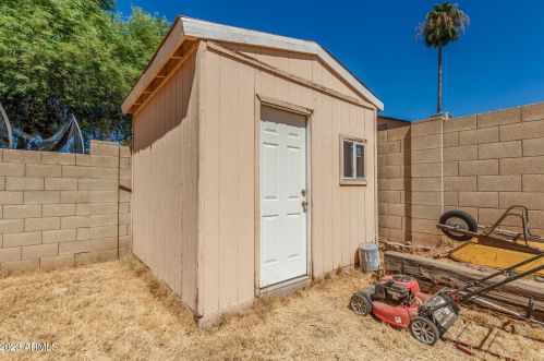 8914 Cambridge Ave, Phoenix AZ 85008-1215 exterior