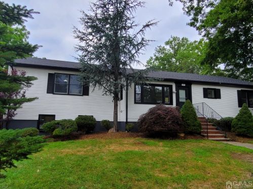 47 Peach Tree Ave, East Hanover, NJ 07936-1559