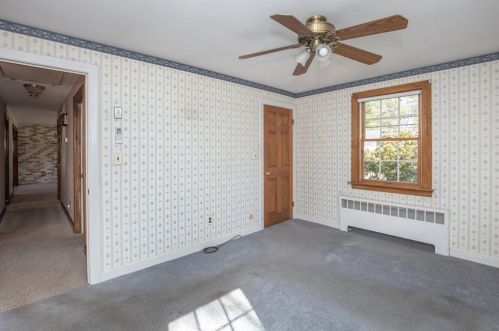 2 Chester Ave, Burlington MA 01803-1312 exterior