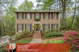 2017 Crossvine Rd, Birmingham, AL 35244-1511