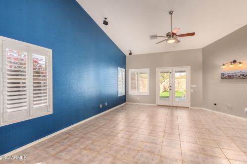 2712 Beautiful Ln, Phoenix AZ 85042-7073 exterior