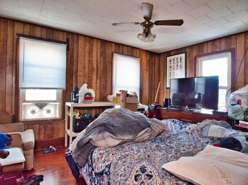 24 Adams St, New Bedford MA 02746-1333 exterior