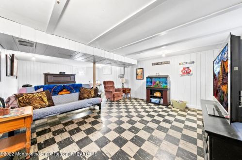 41 Reynolds Dr, Tinton Falls NJ 07724-2323 exterior