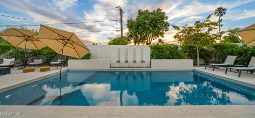 6846 13th Pl, Phoenix AZ  85014-1120 exterior