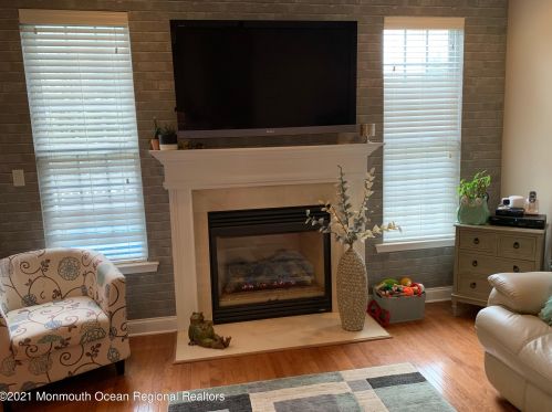 106 Brookfield Dr, Jackson Twp NJ 08527-4086 exterior