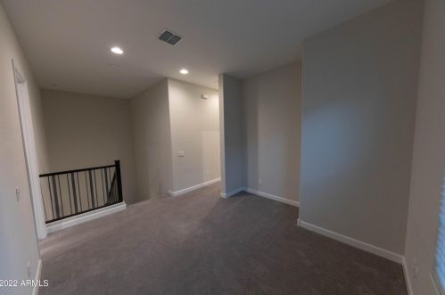 3033 37th Way, Phoenix AZ  85018-2219 exterior