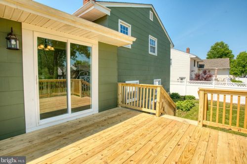 59 Pleasant Valley Dr, West Deptford NJ  08096-6320 exterior