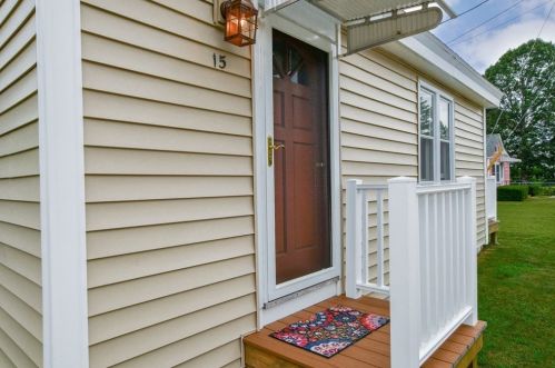 15 Grant St, Wareham, MA 02571-2726