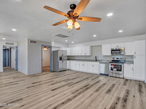 5526 Clarendon Ave, Phoenix AZ 85033-4118 exterior