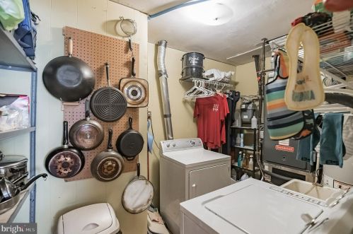 335 May Ave, West Deptford NJ 08096-1166 exterior