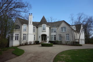 4729 Westbury Dr, Hoffman Estates IL  60047-5224 exterior