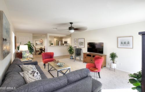 3202 79th Dr, Phoenix, AZ 85043-1487