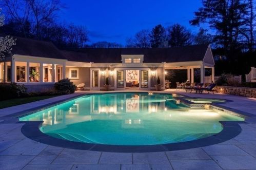 99 Country Way, Needham, MA 02492-1417