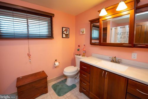 769 Glenside Dr, West Deptford NJ 08051-1438 exterior