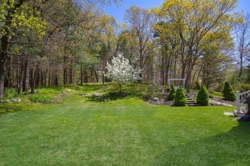 21 Franklin Rodgers Rd, Hingham MA 02043-2665 exterior