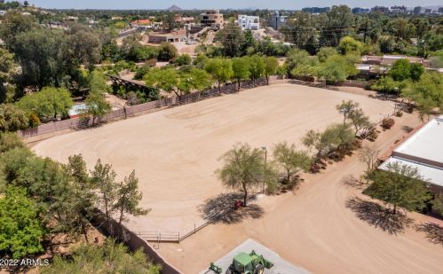 2020 Bethany Home Rd, Phoenix AZ 85014-2434 exterior