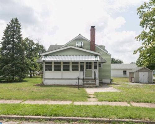 400 Lincoln Ave, West Deptford NJ  08066-1136 exterior