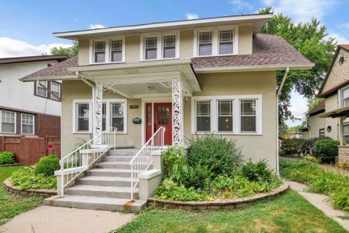 3220 Wisconsin Ave, Forest View, IL 60402-2935