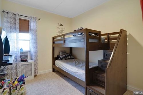 181 Windsor St, Kearny NJ 07032-2132 exterior