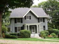 115 Windsor Rd, Newton, MA 02468-1121