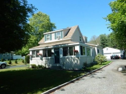 27 Worcester St, Taunton MA  02780-2041 exterior