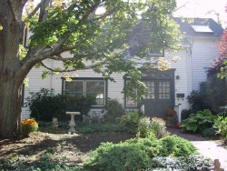 75 Kingswood Rd, Newton, MA 02466-1013