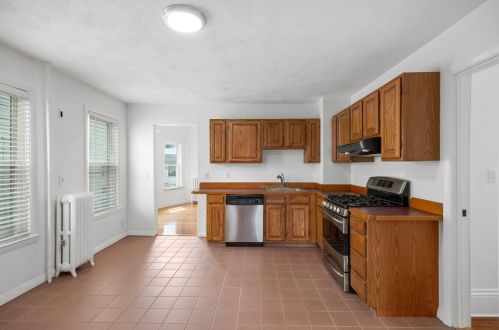 36 Lambert Ave, Chelsea MA 02150-1304 exterior