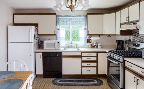 40 Vincent Cir, Worcester MA 01604-3462 exterior