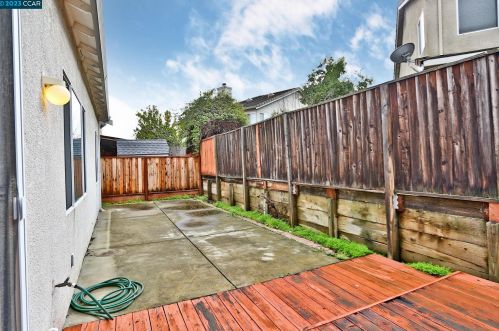 357 Napoleon Dr, San Leandro CA 94577-1580 exterior