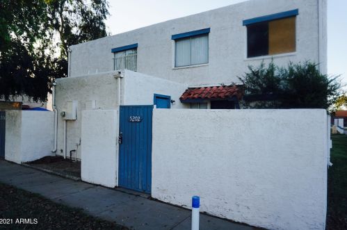 5202 42nd Dr, Phoenix, AZ 85019-2405