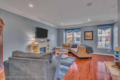 136 Kyle Dr, Tinton Falls NJ  07712-7537 exterior