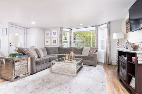 601 South Ave, Whitman, MA 02382-2225