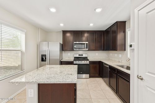 3924 79th Ln, Phoenix AZ  85043 exterior